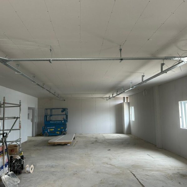 dcc9255c-f262-4eea-ac18-18f3bfc802d7